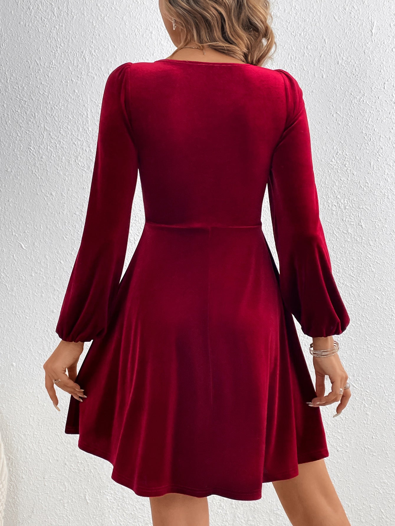 Deep V-Neck Velvet Mini Dress for Women, Sexy A-Line Party Dress with Waist Tucking Long Sleeve